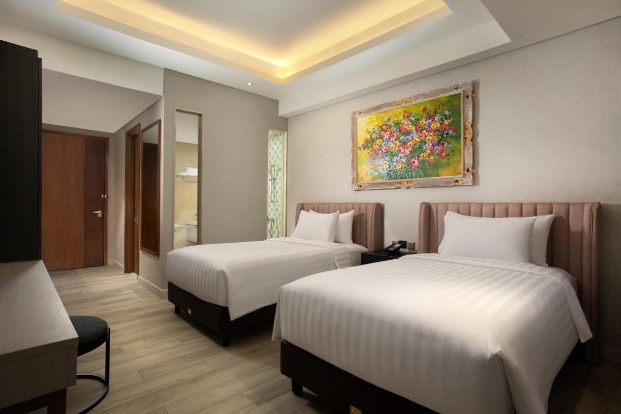 Trembesi Hotel Serpong Esterno foto