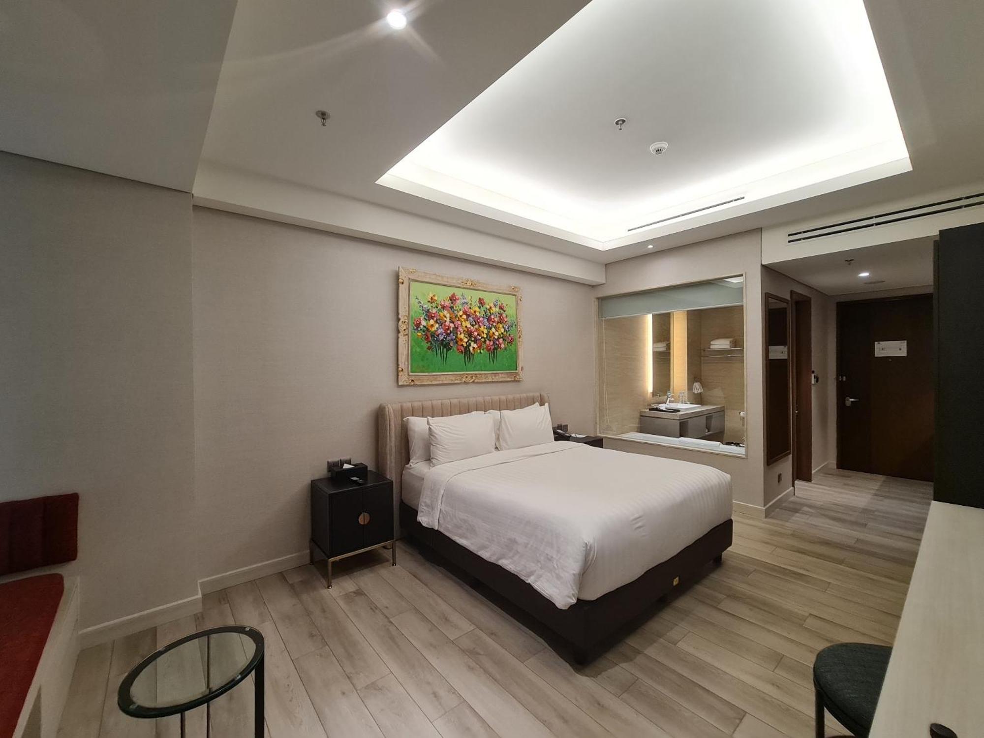 Trembesi Hotel Serpong Esterno foto