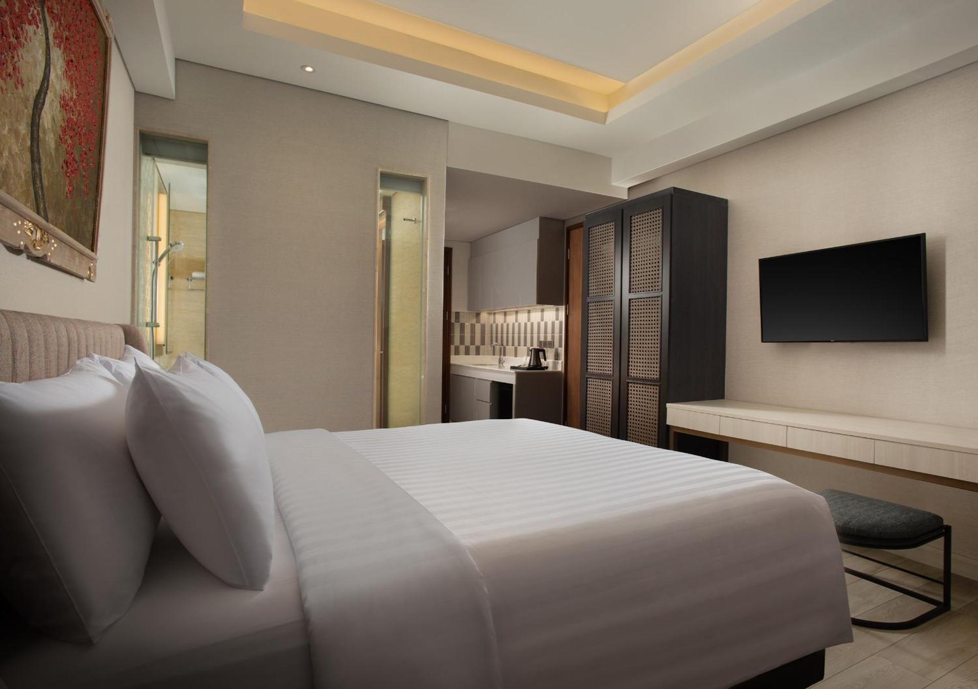 Trembesi Hotel Serpong Esterno foto