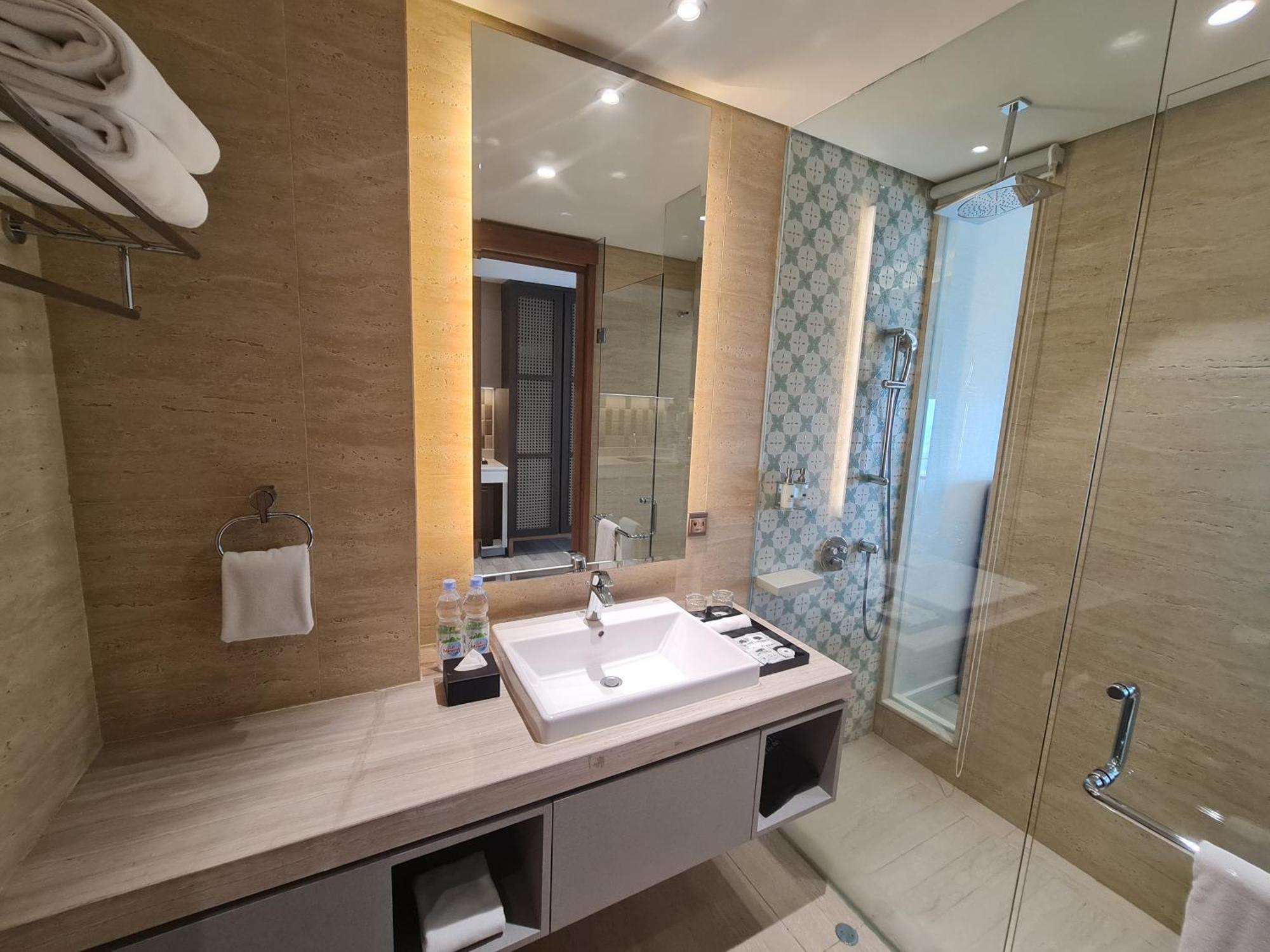 Trembesi Hotel Serpong Esterno foto