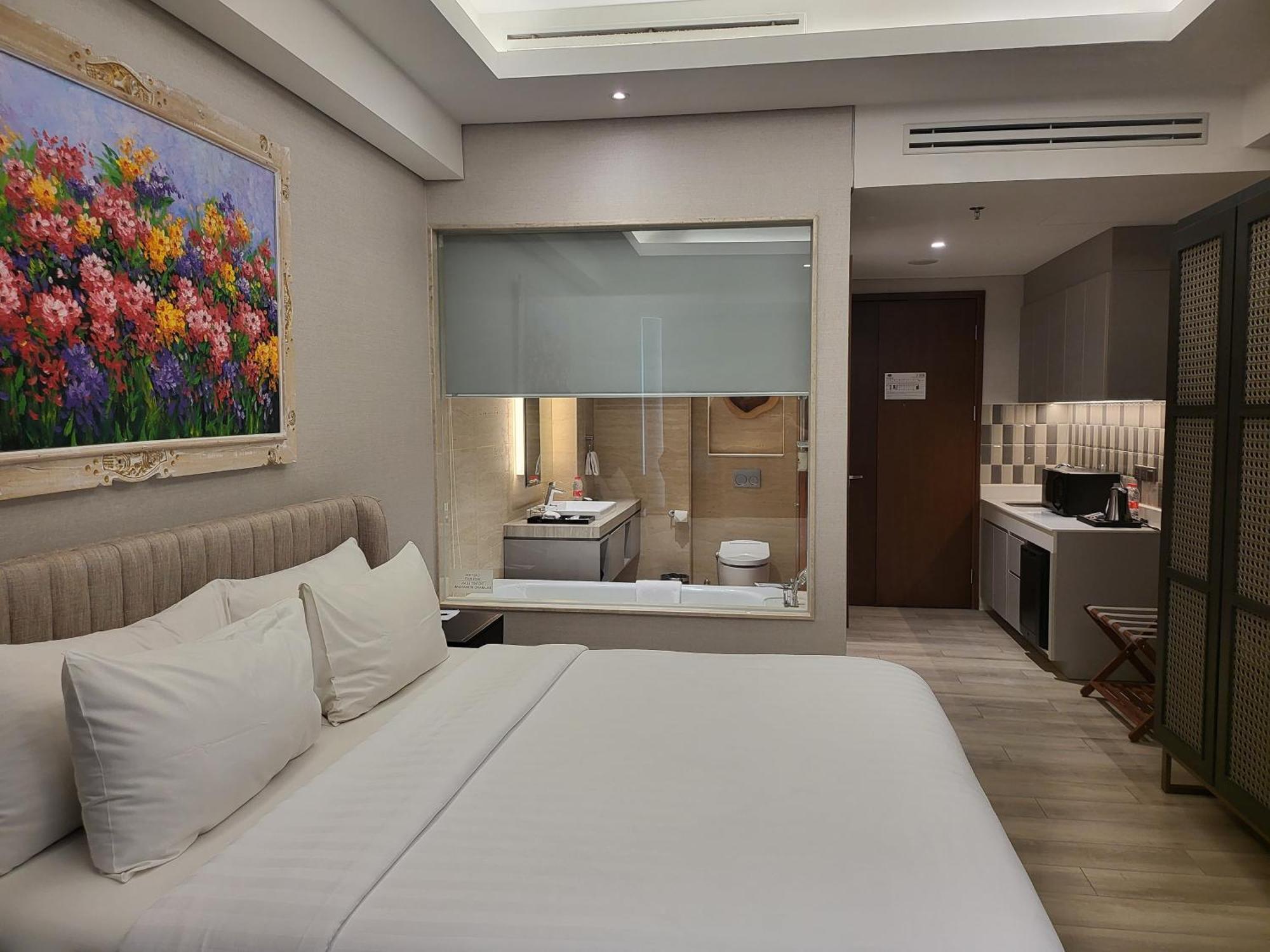Trembesi Hotel Serpong Esterno foto
