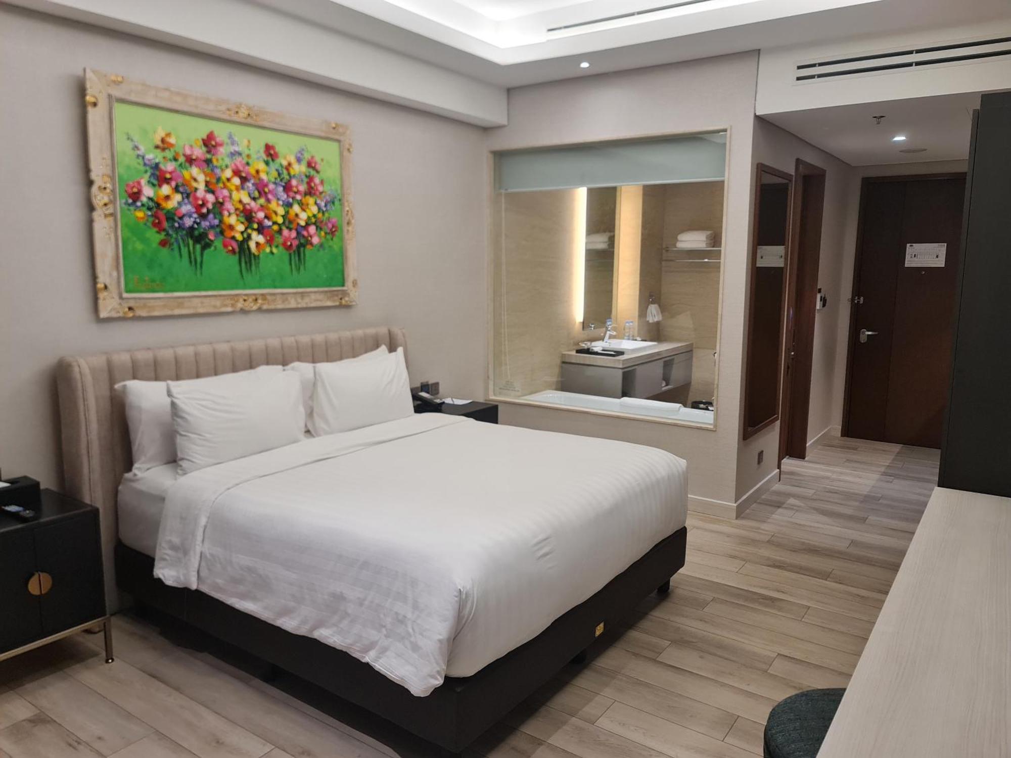 Trembesi Hotel Serpong Esterno foto