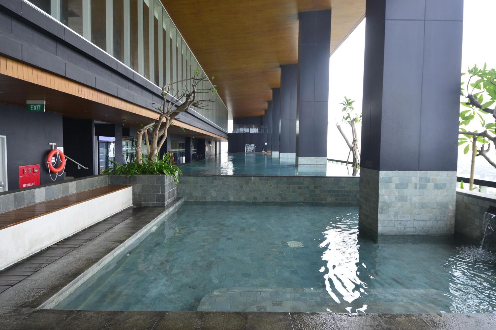 Trembesi Hotel Serpong Esterno foto